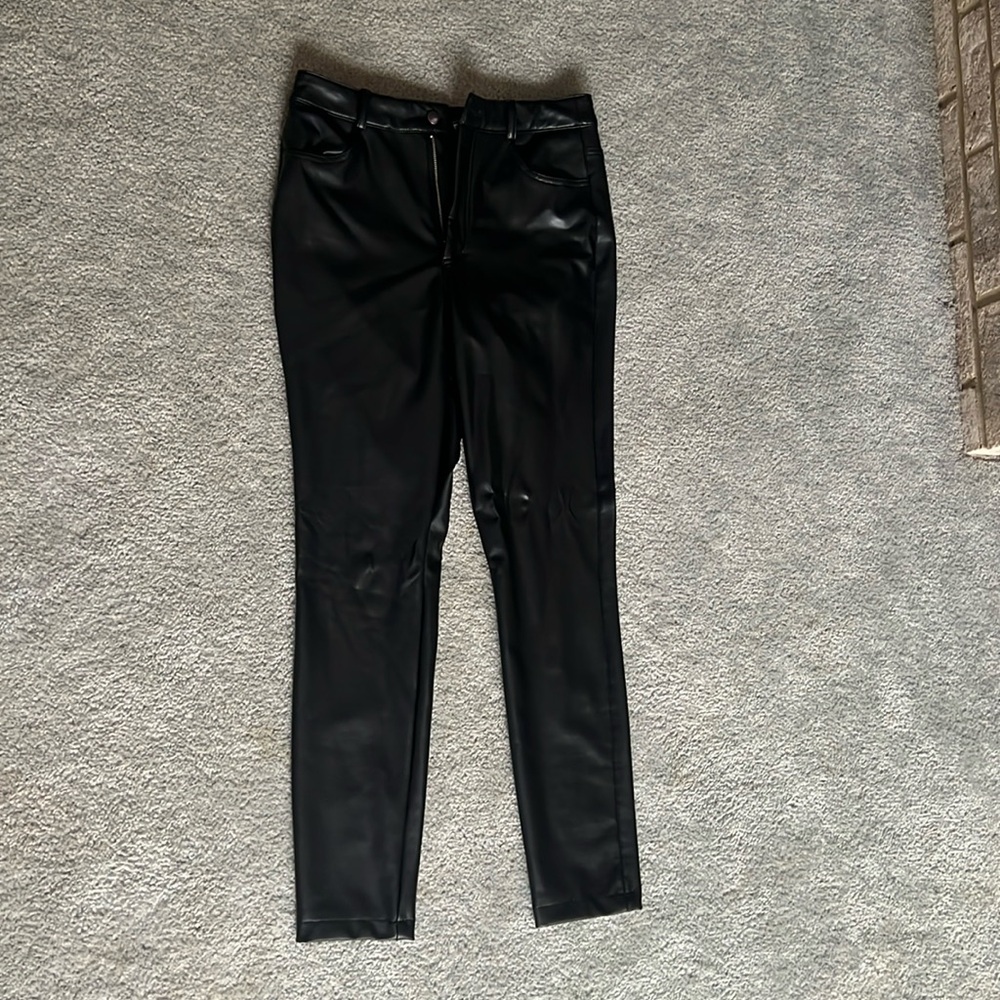Faux leather jeggings
